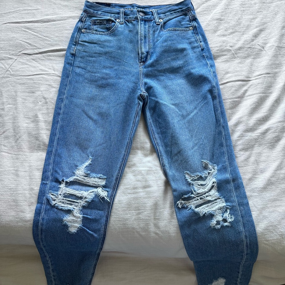 American Eagle mom jeans